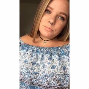 Meet your Posher, Kayla